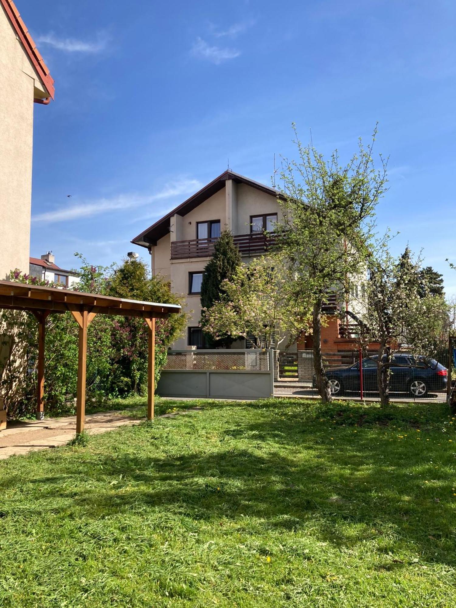 Podkrovní byt - Na Slovance Praga Exterior foto